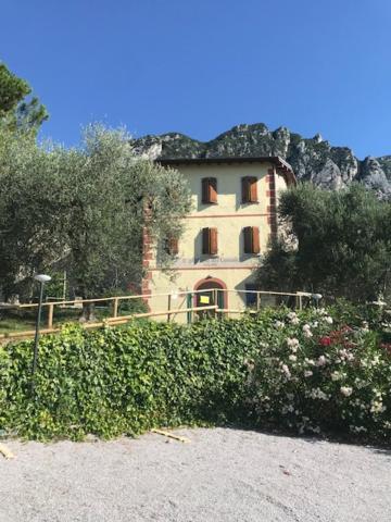 Apartamento Chicco Di Grano Gargnano Exterior foto